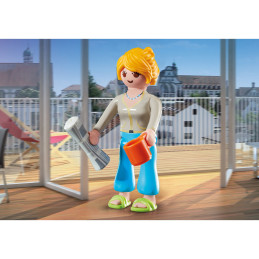 PLAYMOBIL - FIGURINA FEMEIE CU ZIAR SI CAFEA