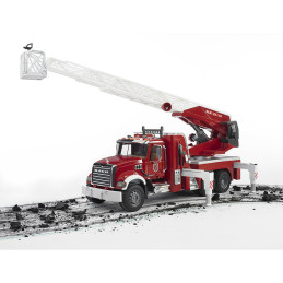 Bruder - Camion De Pompieri Mack Granite Cu Scara, Pompa De Apa Si Sirena